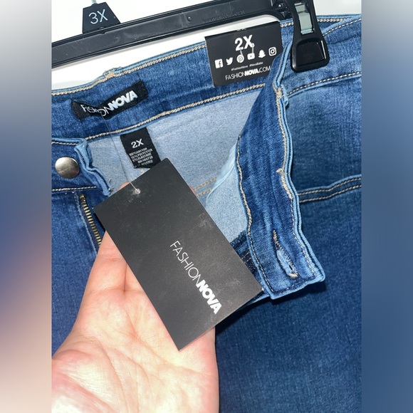Fashion Nova Plus High Waisted Skinny Jeans Blue Washed Stretch NWT Sz 2X Jeans - Picture 14 of 15